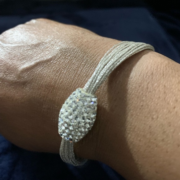 Woman’s Beautiful sterling silver sparkle sliding bead bracelet.Pre-owned. - Picture 4 of 12